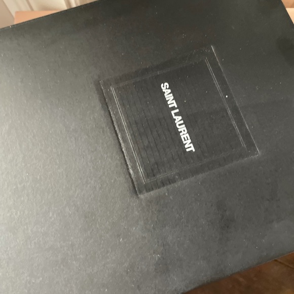 Saint Laurent classic court shoes - Picture 2 of 11